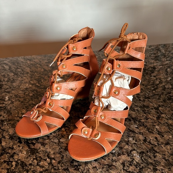 Charles Albert cognac wedge peep toe bootie sandal NIB 9 - Picture 3 of 9